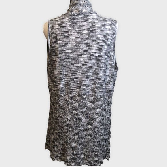 Crocheted Open Drape Front Sweater Vest - Picture 4 of 10